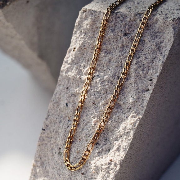 18K Gold Plated Figaro Chain Necklace*Unisex Necklace*Men’s Minimalist 18” *ZX - Picture 6 of 6
